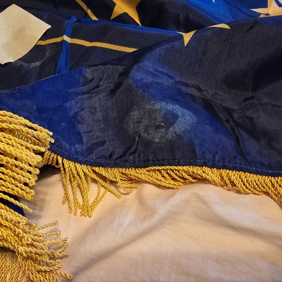 EUC 5'x3' Indiana State flag durable used in classroom - Picture 3 of 3